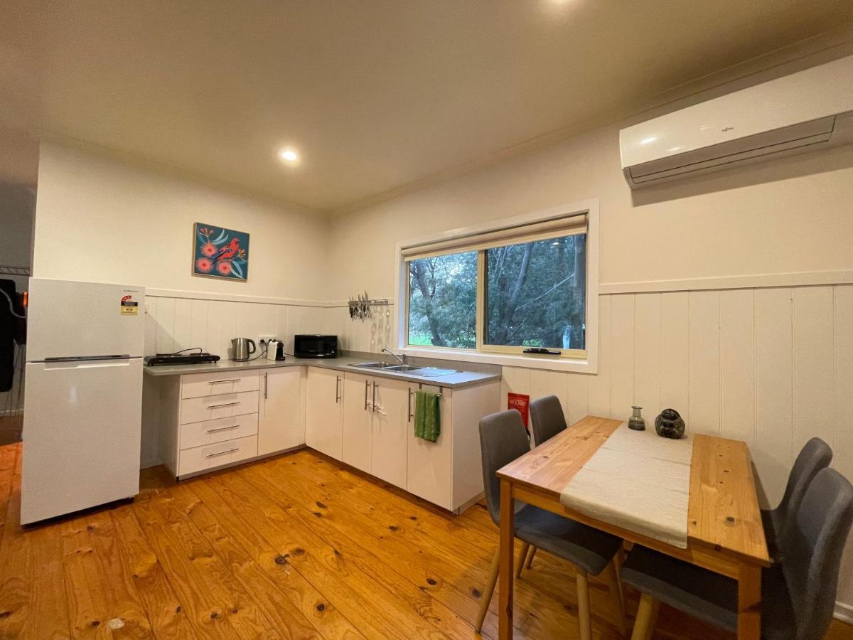 Tindoona Cottages Foster Εξωτερικό φωτογραφία